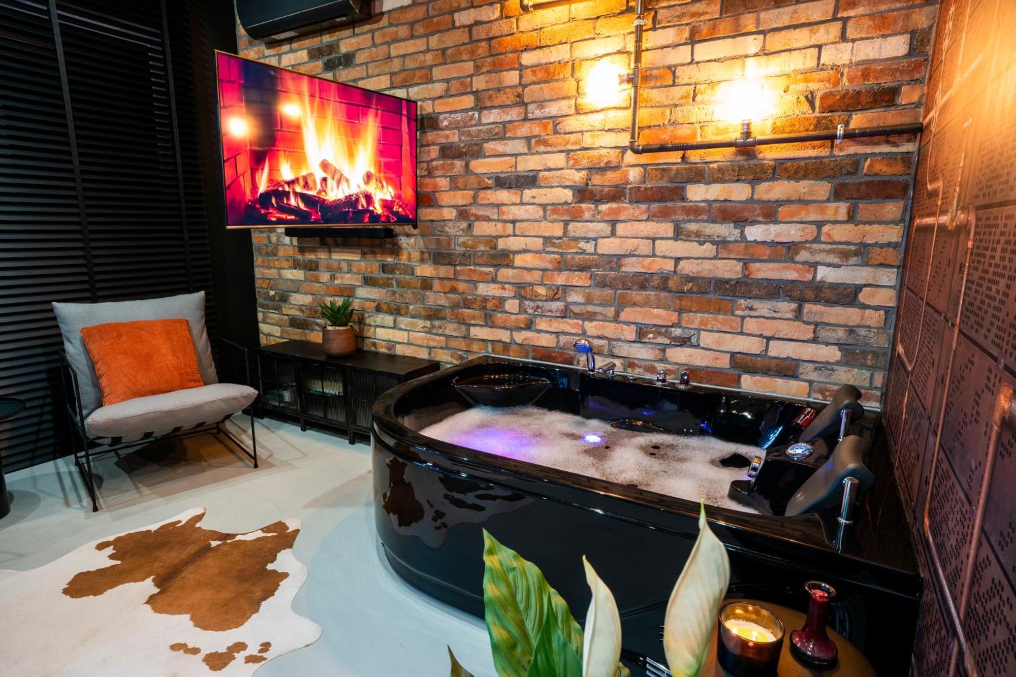Aparthotel Zator Industrial 58 Jacuzzi Kültér fotó